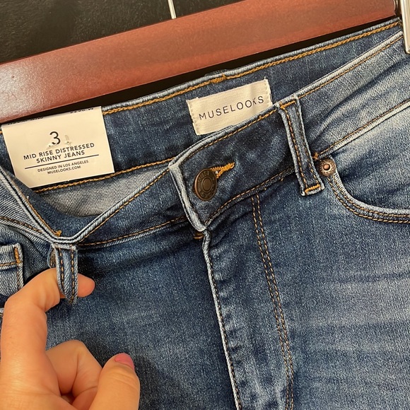 MIDRISE distressed skinny jeans - Picture 3 of 4